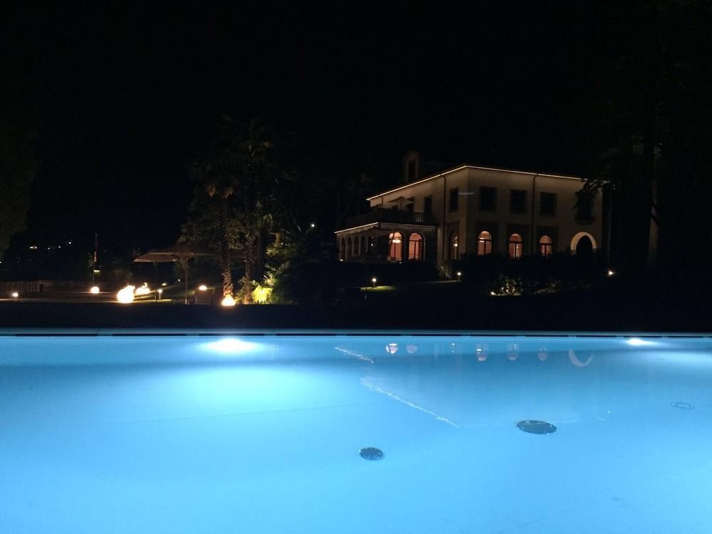 Villa Lario Resort Mandello Mandello del Lario Bagian luar foto